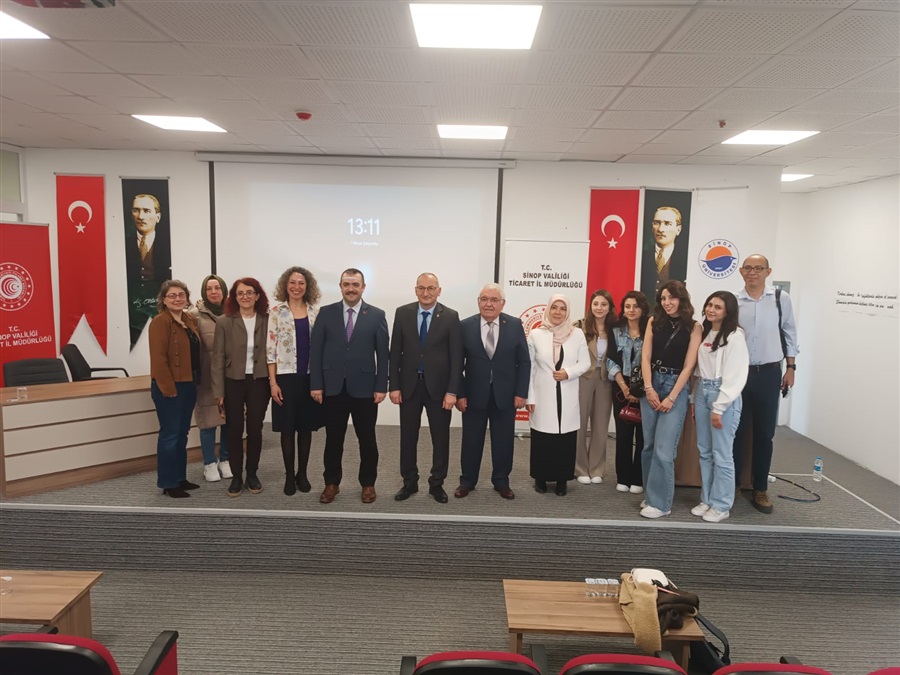 2025 Uluslararası Kooperatifler Yılı Etkinlikleri Kapsamında Üniversite Öğrencilerine Yönelik Kooperatif Eğitimi Sinop Üniversitesi Eğitim Fakültesi Konferans Salonunda Yapıldı.