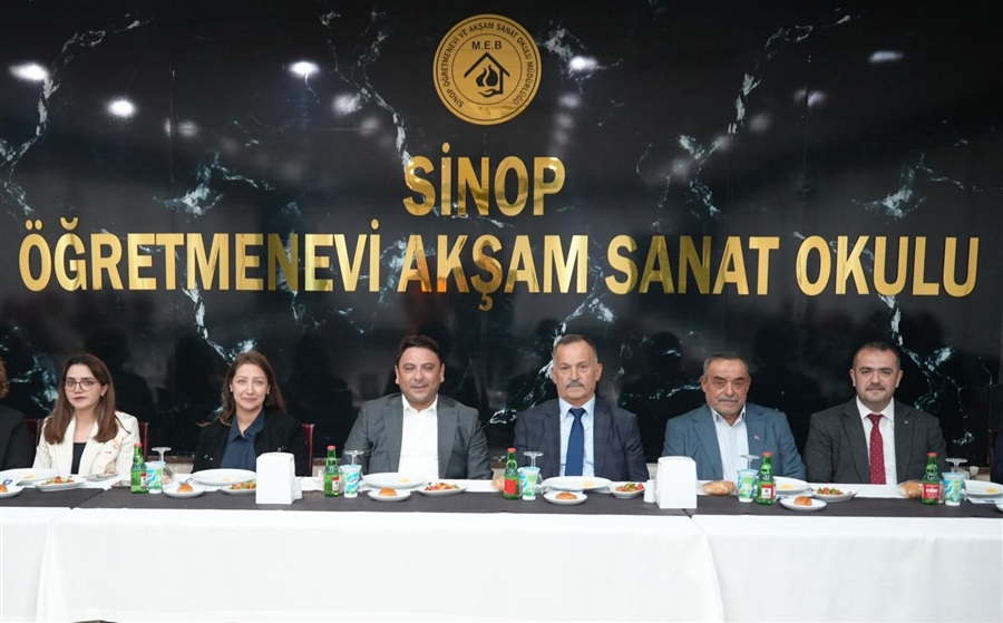 39.AHİLİK KUTLAMA PROĞRAMI ÇERÇEVESİNDE SİNOP ÖĞRETMENEVİ TOPLANTI SALONUNDA AHİLERE VEFA GECESİ DÜZENLENDİ.
